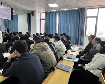 校领导带队检查新学期研究生教学工作